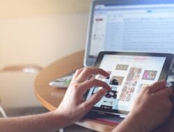 Stop Scroll, Start Living: Gimana Caranya Gak Kehilangan Diri Sendiri di Era Digital? 3 Stop Scroll, Start Living: Gimana Caranya Gak Kehilangan Diri Sendiri di Era Digital?