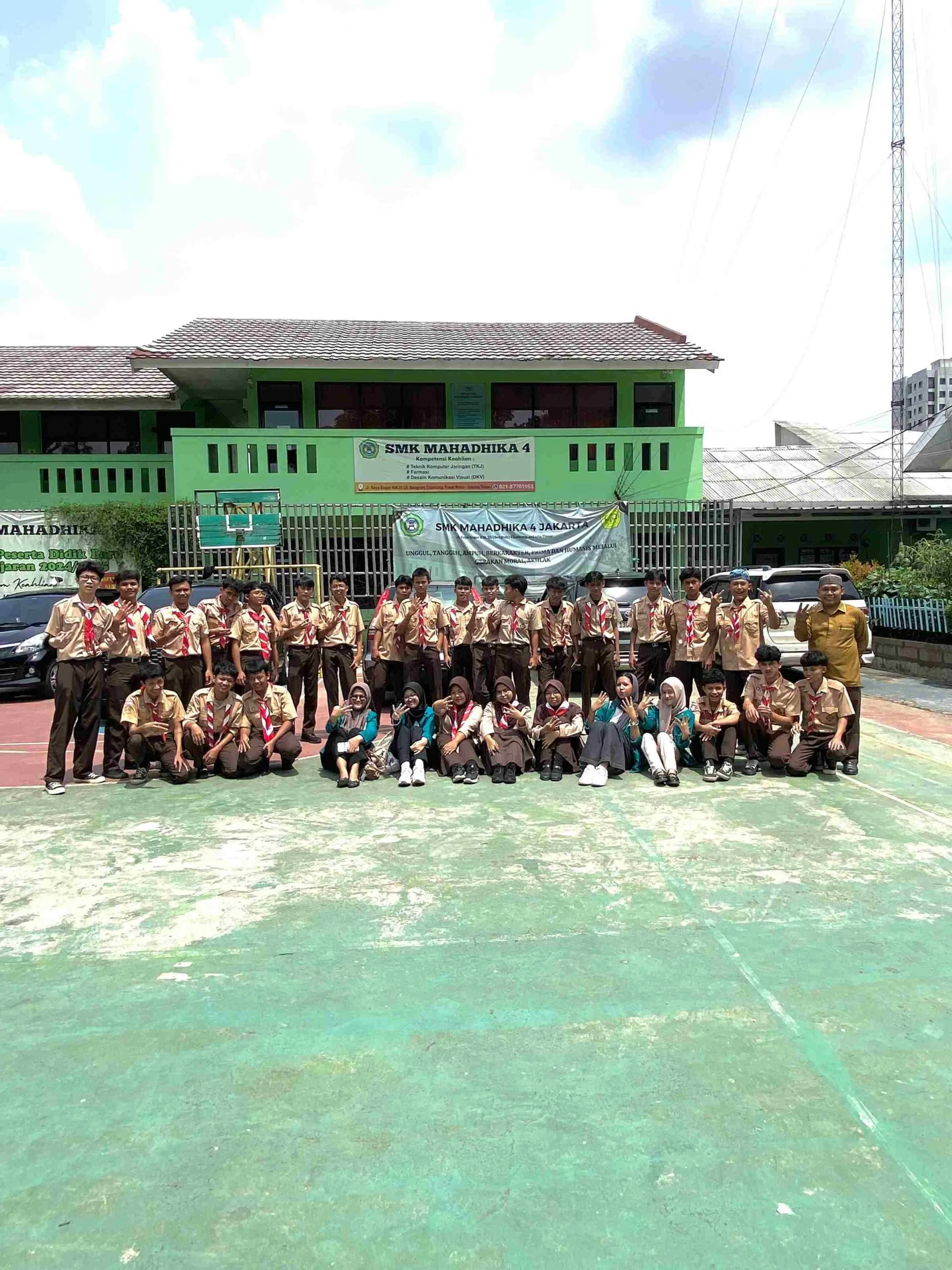 Tingkat Minat Membaca pada Siswa Kelas XI Teknik Komputer Jaringan dan Farmasi di SMK Mahadhika 4 1 Tingkat Minat Membaca pada Siswa Kelas XI Teknik Komputer Jaringan dan Farmasi di SMK Mahadhika 4