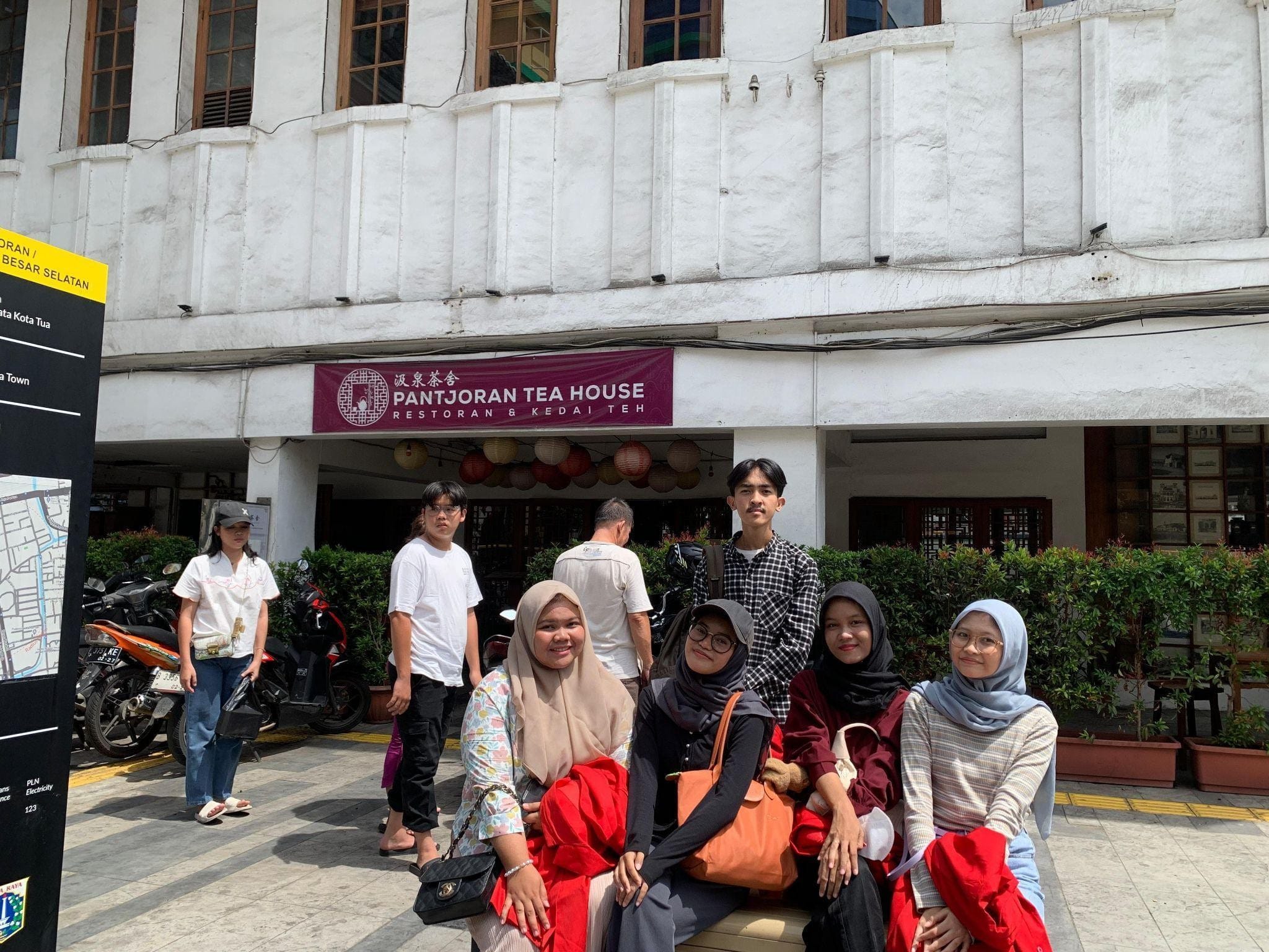 Mahasiswa Universitas Mercu Buana Jakarta Melakukan Kunjungan ke Pecinan Glodok: Kreativitas dalam Penerapan Nilai Pancasila