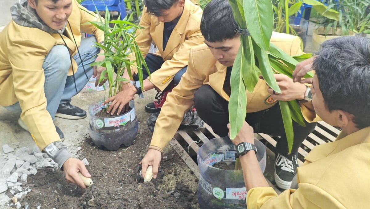 Mahasiswa Ubharajaya Sukseskan KKN di Kelurahan Harapan Mulya: Literasi Digital dan Keamanan Lingkungan Jadi Prioritas 3 Mahasiswa Ubharajaya Sukseskan KKN di Kelurahan Harapan Mulya: Literasi Digital dan Keamanan Lingkungan Jadi Prioritas