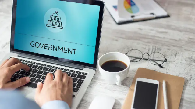 Digitalisasi Pelayanan Publik: Inovasi yang Masih Belum Menyentuh Akar 1 Digitalisasi Pelayanan Publik: Inovasi yang Masih Belum Menyentuh Akar