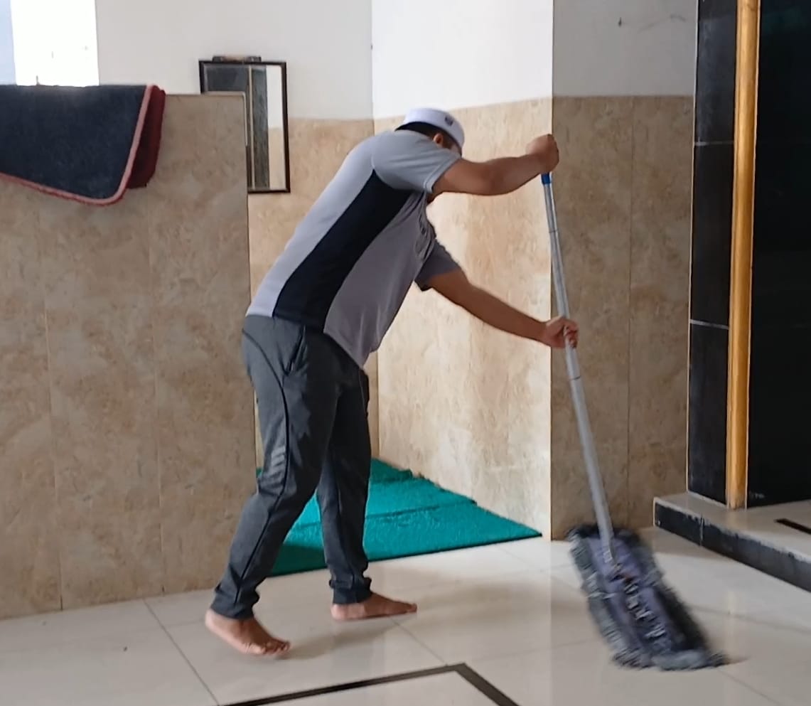 Mahasiswa UBSI Gelar Kerja Bakti Bersihkan Masjid Al-Istiqomah dalam Rangka Persiapan Hari Raya Idul Adha 1 Mahasiswa UBSI Gelar Kerja Bakti Bersihkan Masjid Al-Istiqomah dalam Rangka Persiapan Hari Raya Idul Adha