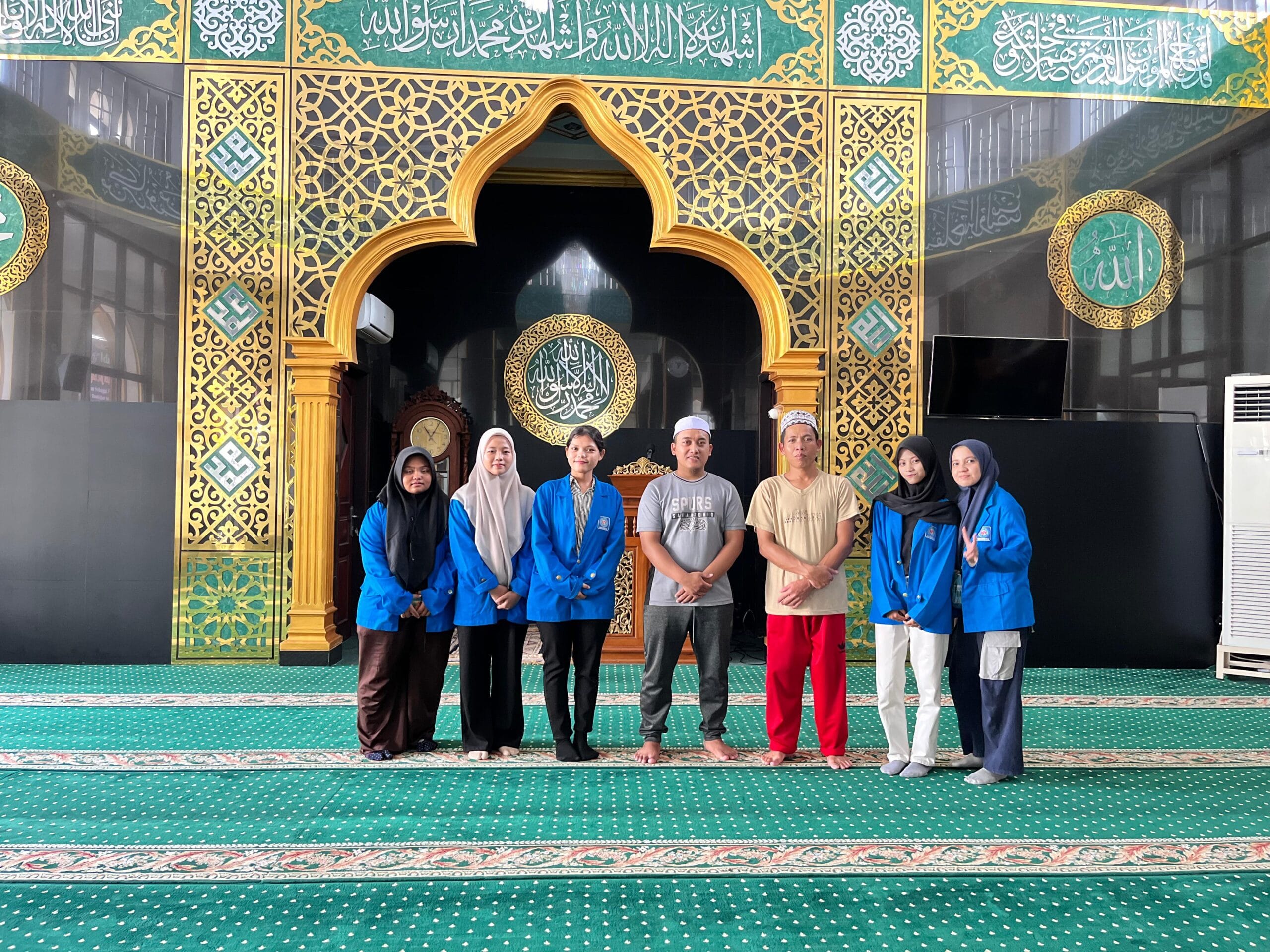 Mahasiswa UBSI Gelar Kerja Bakti Bersihkan Masjid Al-Istiqomah dalam Rangka Persiapan Hari Raya Idul Adha 2 Mahasiswa UBSI Gelar Kerja Bakti Bersihkan Masjid Al-Istiqomah dalam Rangka Persiapan Hari Raya Idul Adha