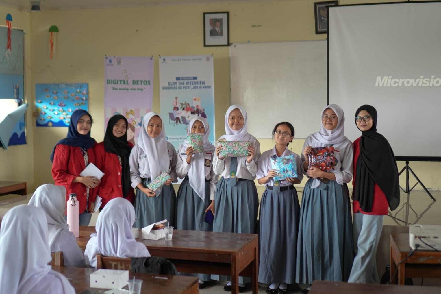 Mahasiswa UMB Gelar Kegiatan Sharing Siap Kerja di SMKN 60 Jakarta! 2 Mahasiswa UMB Gelar Kegiatan Sharing Siap Kerja di SMKN 60 Jakarta!