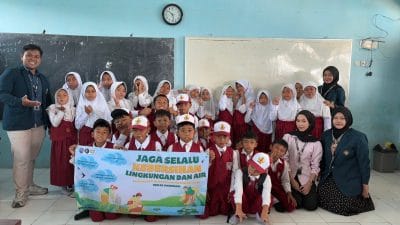 Kelompok 25 MMD UB Ajarkan Sadar Lingkungan dan Pencemaran Air dengan Praktik Pembuatan Alat Filtrasi Air Sederhana di SDN 02 Jambesari, Kabupaten Malang 
