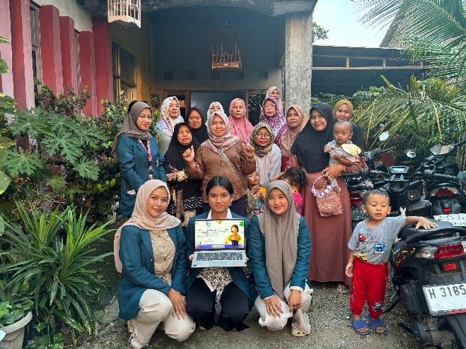 Catat Keuangan Kini Praktis! Mahasiswa KKN-T Tim 105 Undip Dampingi UMKM & Ibu PKK Plamongansari Gunakan Aplikasi SIAPIK