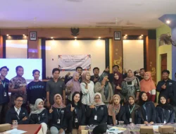 Solusi Digitalisasi Usaha, Mahasiswa KKN UPGRIS Lakukan Pemberdayaan UMKM Desa Karimunjawa Lewat Google Maps, QRIS, dan Website Profesional