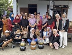 Mahasiswa PMM Gandeng Warga Kendalrejo Ciptakan Eco Enzyme Ramah Lingkungan