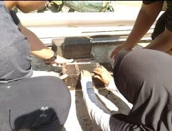 Mahasiswa KKN UNDIP Olah Sekam Padi Jadi Batako Ramah Lingkungan