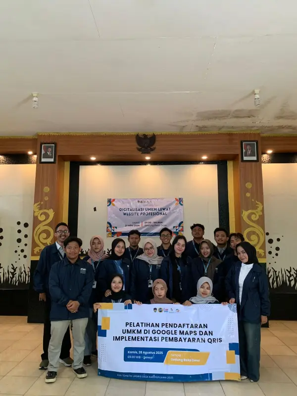 Solusi Digitalisasi Usaha, Mahasiswa KKN UPGRIS Lakukan Pemberdayaan UMKM Desa Karimunjawa Lewat Google Maps, QRIS, dan Website Profesional