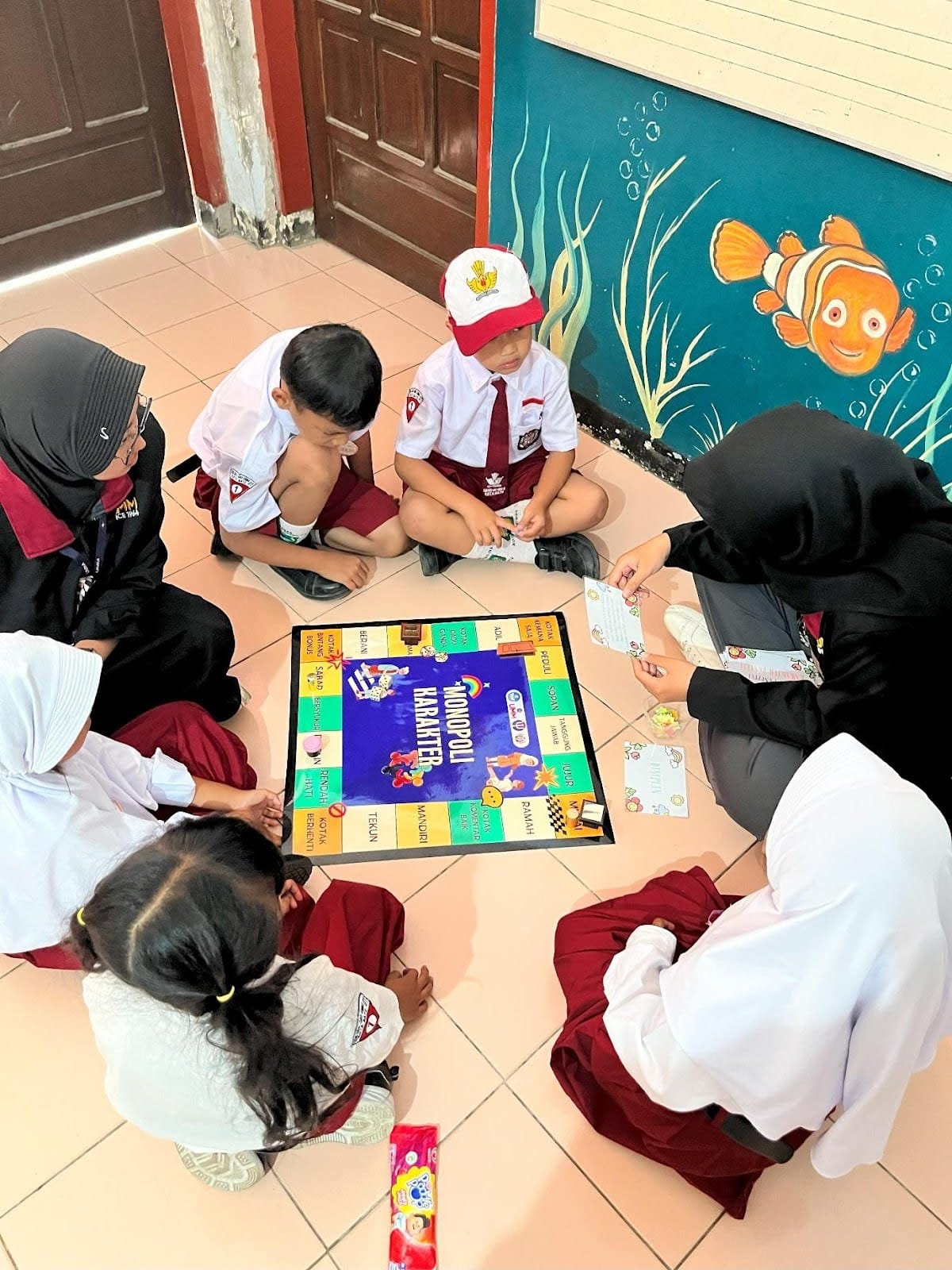 Mahasiswa PMM UMM Terapkan Media Pembelajaran Interaktif di SDN Oro-Oro Ombo 1