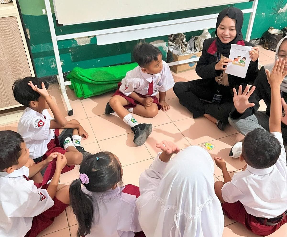 Mahasiswa PMM UMM Terapkan Media Pembelajaran Interaktif di SDN Oro-Oro Ombo 1