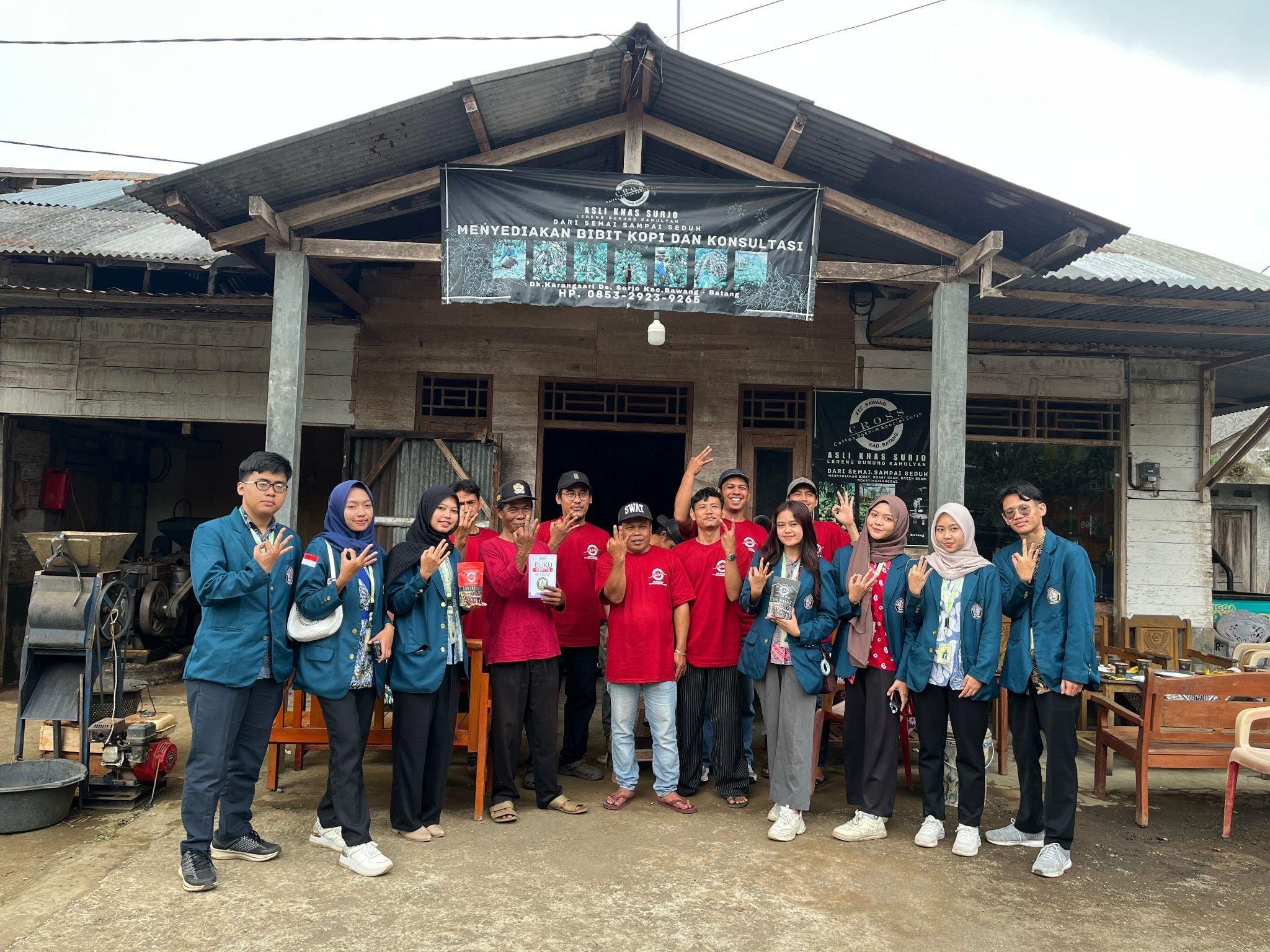 UMKM Desa Surjo Level Up Berkat Sentuhan Digital dan Inovasi ala KKNT IDBU 71 Universitas Diponegoro