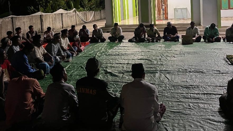 Mahasiswa KKN UPGRIS Ikut Serta dalam Malam Tirakatan HUT RI ke-80 di Dukuh Kapuran Karimunjawa