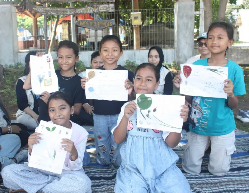 Mahasiswa KKN UPGRIS Ajak Anak-anak Mengenal Alam dan Bangun Datar Sambil Belajar Bahasa Inggris 2 Mahasiswa KKN UPGRIS Ajak Anak-anak Mengenal Alam dan Bangun Datar Sambil Belajar Bahasa Inggris