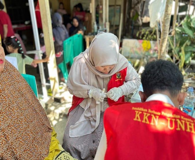 Mahasiswa KKN UNHAS Prestasi Gelombang 114 Gelar Program PEKA SEHAT, Hadirkan Pemeriksaan Kesehatan Gratis untuk Warga Tamalanrea