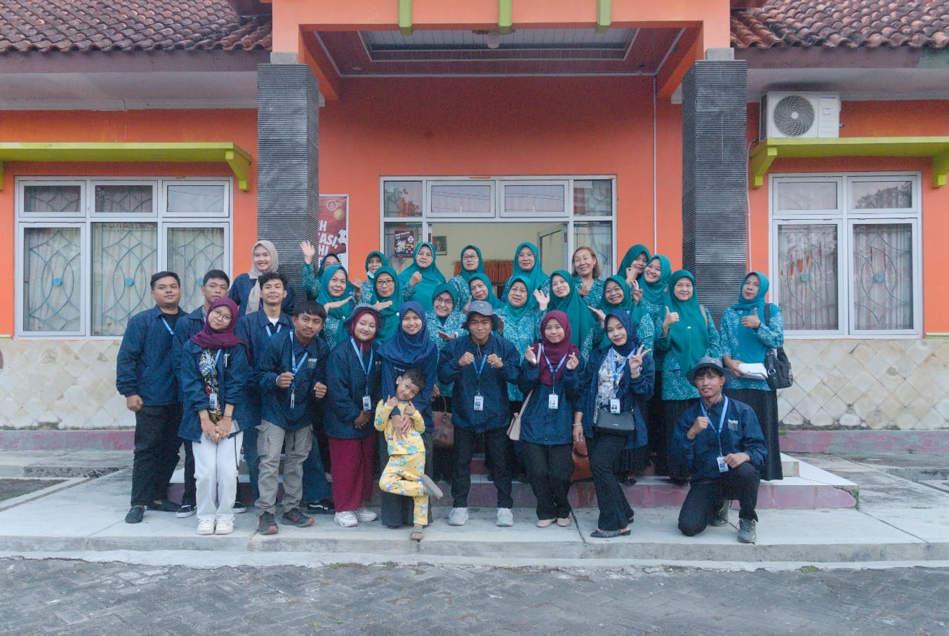 Mahasiswa KKN UPGRIS Laksanakan Sosialisasi PHBS Bersama PKK Kelurahan Genuk 1 Mahasiswa KKN UPGRIS Laksanakan Sosialisasi PHBS Bersama PKK Kelurahan Genuk