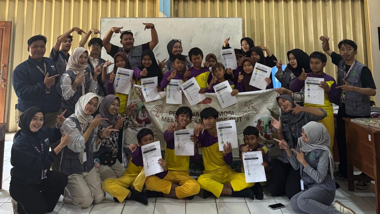 Mahasiswa KKN Tematik UPGRIS Ajak Siswa Sekolah Dasar Kenali Emosi Diri Lewat Film Inside Out