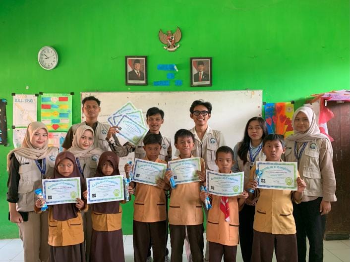 Mahasiswa KKN UPGRIS Kelompok 46 Tanamkan Literasi Digital Lewat Pembelajaran Coding Interaktif Untuk Siswa SDN 1 Ngilir