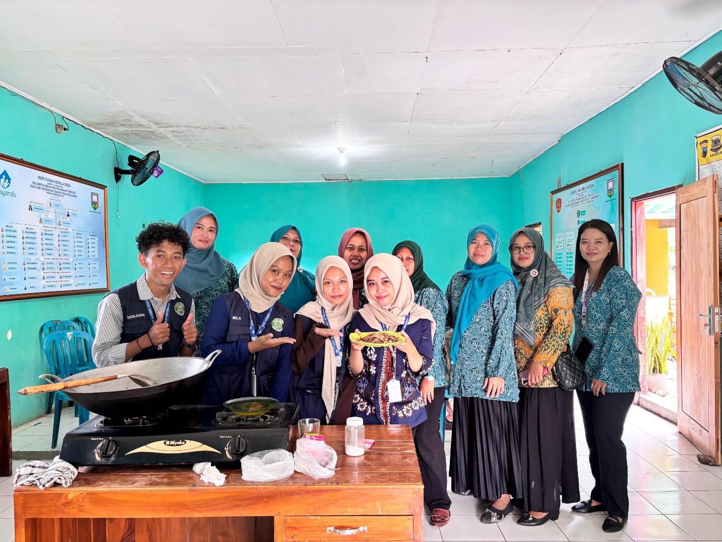 Mahasiswa KKN UPGRIS Desa Ngajaran Sosialisasikan Pembuatan Kulit Kering Ketela kepada Ibu PKK Desa Ngajaran