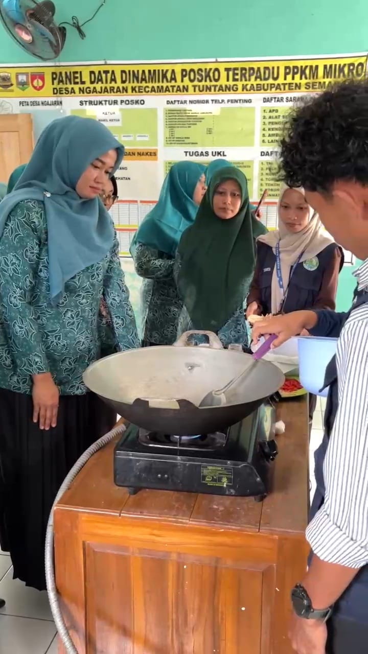 Mahasiswa KKN UPGRIS Desa Ngajaran Sosialisasikan Pembuatan Kulit Kering Ketela kepada Ibu PKK Desa Ngajaran