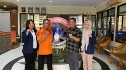 Mahasiswi Universitas PGRI Semarang Terapkan Ilmu Manajemen di BPBD Kota Semarang Lewat Program Magang 4 Mahasiswi Universitas PGRI Semarang Terapkan Ilmu Manajemen di BPBD Kota Semarang Lewat Program Magang