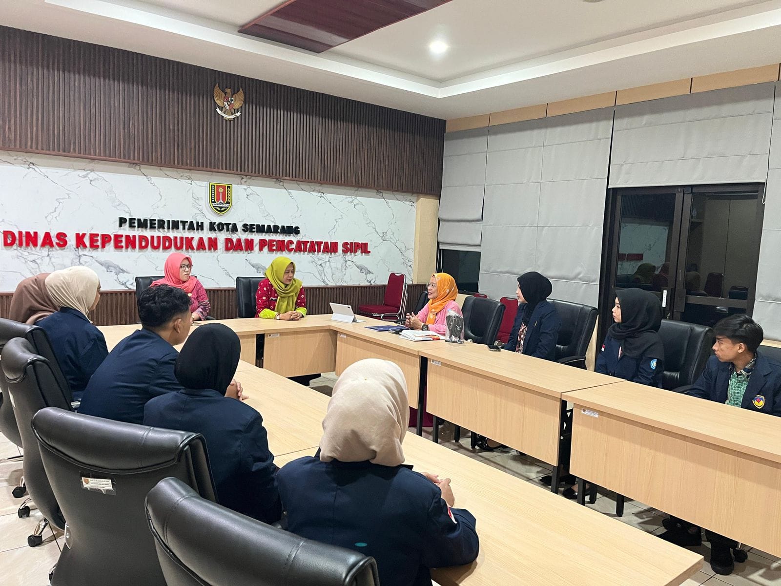 Delapan Mahasiswa UPGRIS Tempa Pengalaman Kerja Selama Tiga Bulan di Disdukcapil Kota Semarang