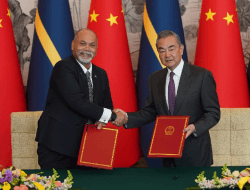 Analisis Strategi Diplomasi Nauru dalam Konteks Persaingan China-Taiwan 13 Analisis Strategi Diplomasi Nauru dalam Konteks Persaingan China-Taiwan