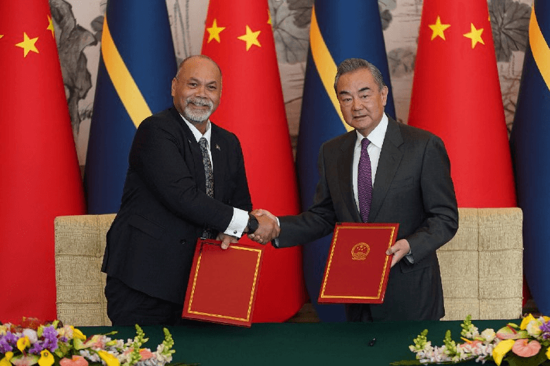 Analisis Strategi Diplomasi Nauru dalam Konteks Persaingan China-Taiwan 1 Analisis Strategi Diplomasi Nauru dalam Konteks Persaingan China-Taiwan