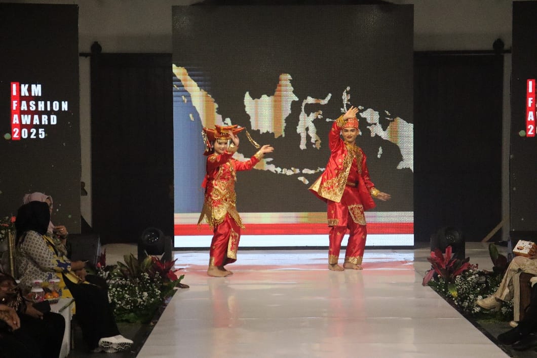 Mahasiswa Universitas PGRI Semarang Pelajari Strategi Pengelolaan SDM Pemerintah Melalui Sosialisasi dan Pelatihan IKM di Dinas Perindustrian Kota Semarang 2 Mahasiswa Universitas PGRI Semarang Pelajari Strategi Pengelolaan SDM Pemerintah Melalui Sosialisasi dan Pelatihan IKM di Dinas Perindustrian Kota Semarang