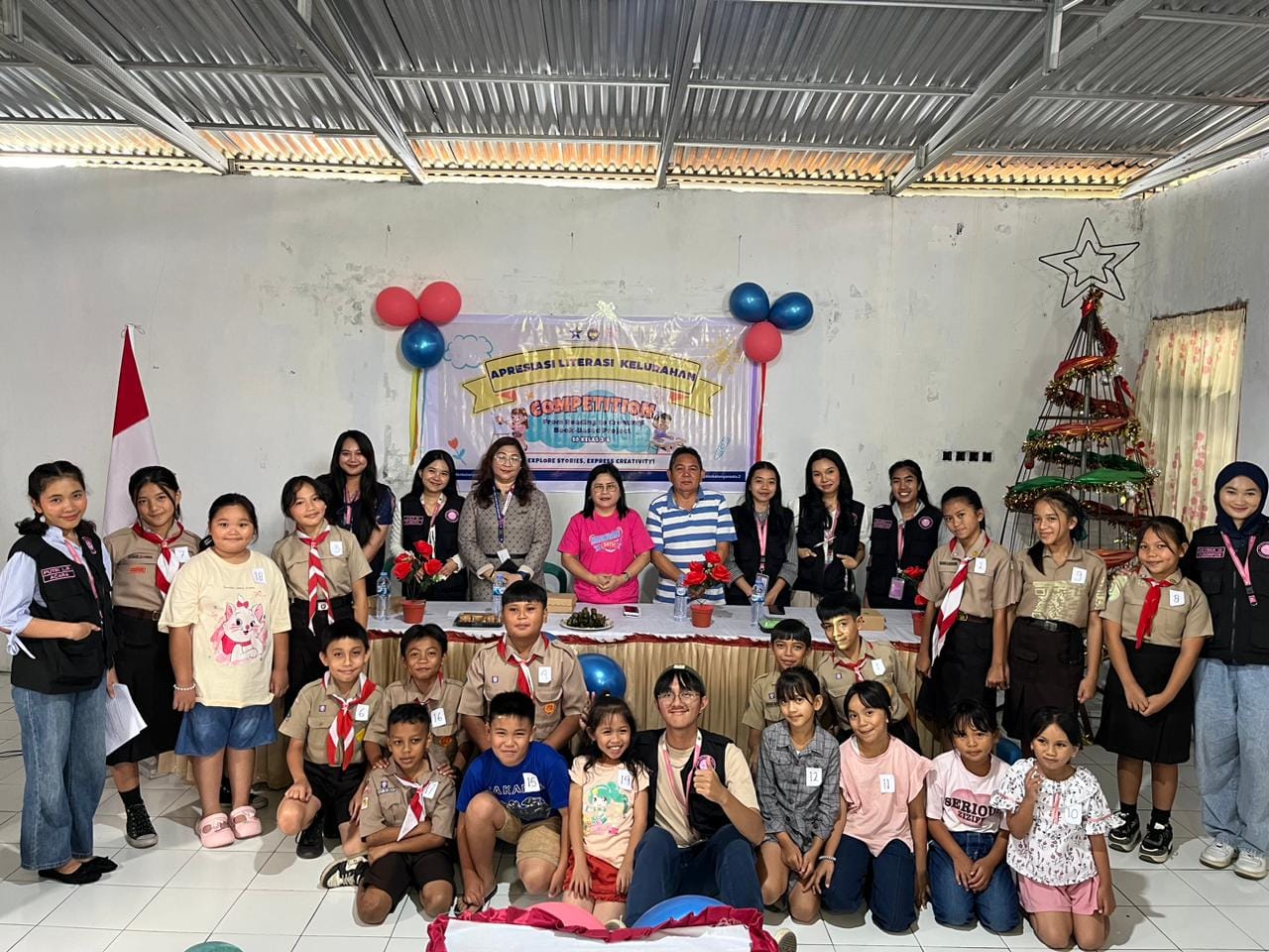 Mahasiswa KKN UNIMA Akhiri Program dengan Apresiasi Literasi bagi Anak dan Masyarakat Kelurahan Kolongan Satu 2 Mahasiswa KKN UNIMA Akhiri Program dengan Apresiasi Literasi bagi Anak dan Masyarakat Kelurahan Kolongan Satu