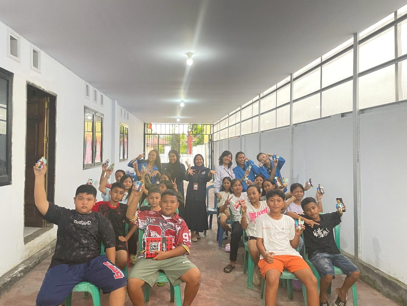 Dosen dan Mahasiswa KKN-T Literasi UNIMA Jurusan Matematika Gelar Pengabdian Masyarakat di Kelurahan Pobundayan 1 Dosen dan Mahasiswa KKN-T Literasi UNIMA Jurusan Matematika Gelar Pengabdian Masyarakat di Kelurahan Pobundayan