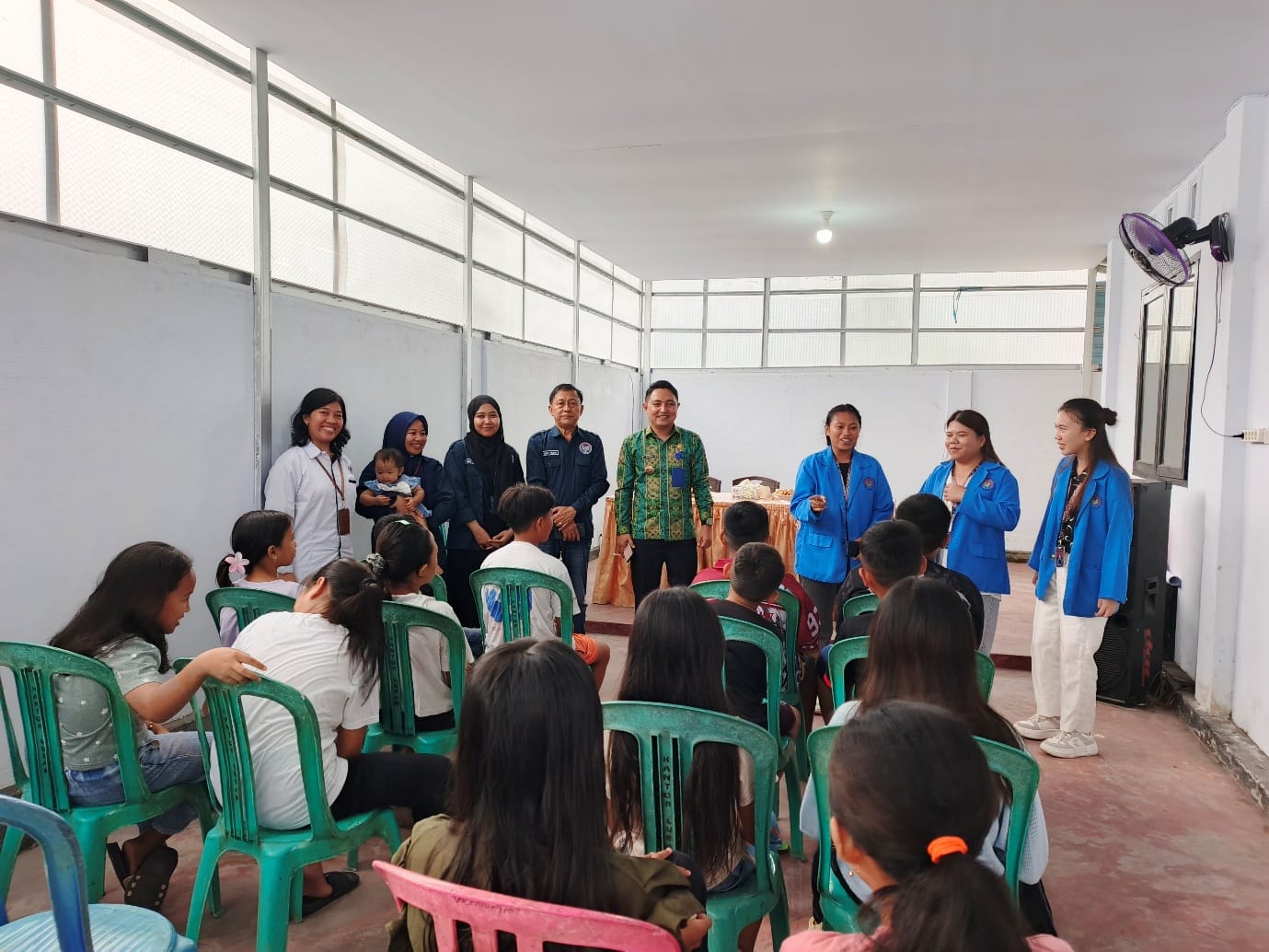 Dosen dan Mahasiswa KKN-T Literasi UNIMA Jurusan Matematika Gelar Pengabdian Masyarakat di Kelurahan Pobundayan 2 Dosen dan Mahasiswa KKN-T Literasi UNIMA Jurusan Matematika Gelar Pengabdian Masyarakat di Kelurahan Pobundayan