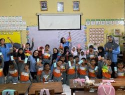 Mahasiswa UNY Gelar Edukasi Daur Ulang “Eco-Craft” di SDN 1 Gambiranom, Aksi Nyata Dukung SDGs 12 & 13