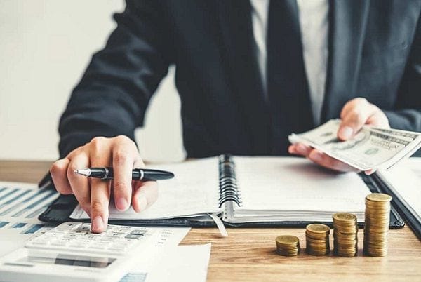 Literasi Keuangan Mahasiswa di Tengah Gaya Hidup Digital: Antara Kebutuhan dan Tekanan Sosial