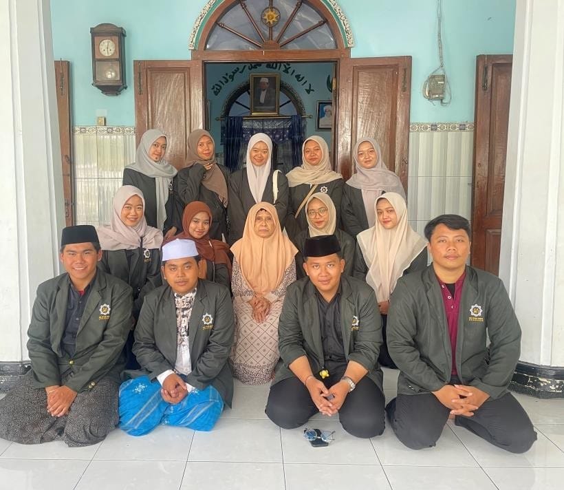 Santri Keren, Akadnya Halal! Mahasiswa HKI UINSA Bekali Santri Darul Ulum Tlasih dengan Ilmu Muamalah Syariah 4 Santri Keren, Akadnya Halal! Mahasiswa HKI UINSA Bekali Santri Darul Ulum Tlasih dengan Ilmu Muamalah Syariah