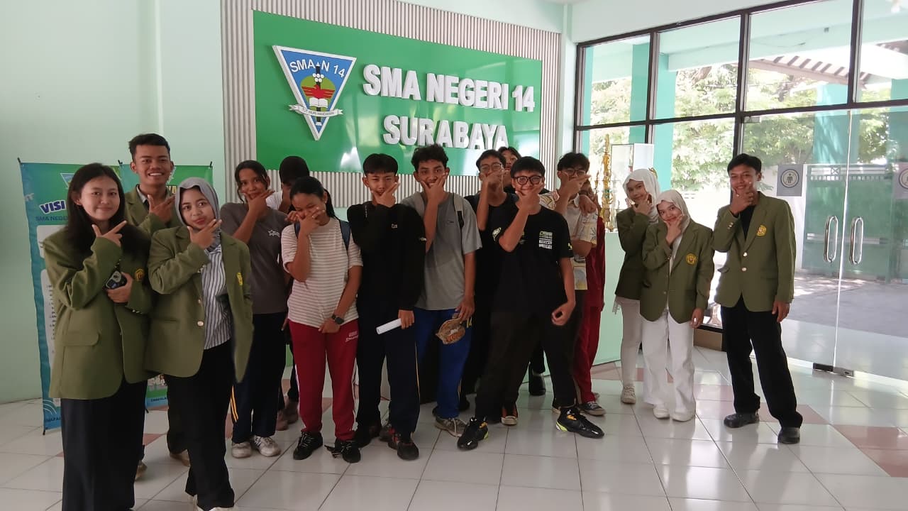 Gelar Interactive Harmony di SMAN 14 Surabaya, Bentuk Inisiatif Mahasiswa Teknik Lingkungan UPNVJT dalam Mengukuhkan Moderasi Beragama di Kalangan Generasi Z
