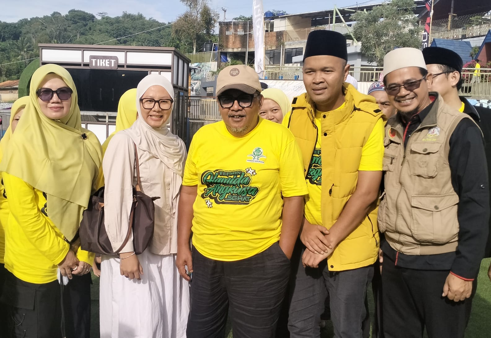 Mempererat Ukhuwah, Meneguhkan Kedaulatan: Alumni Miftahul Huda Angkatan 9 (ANGKASA) Gelar Tepson & Family Gathering 3 Mempererat Ukhuwah, Meneguhkan Kedaulatan: Alumni Miftahul Huda Angkatan 9 (ANGKASA) Gelar Tepson & Family Gathering