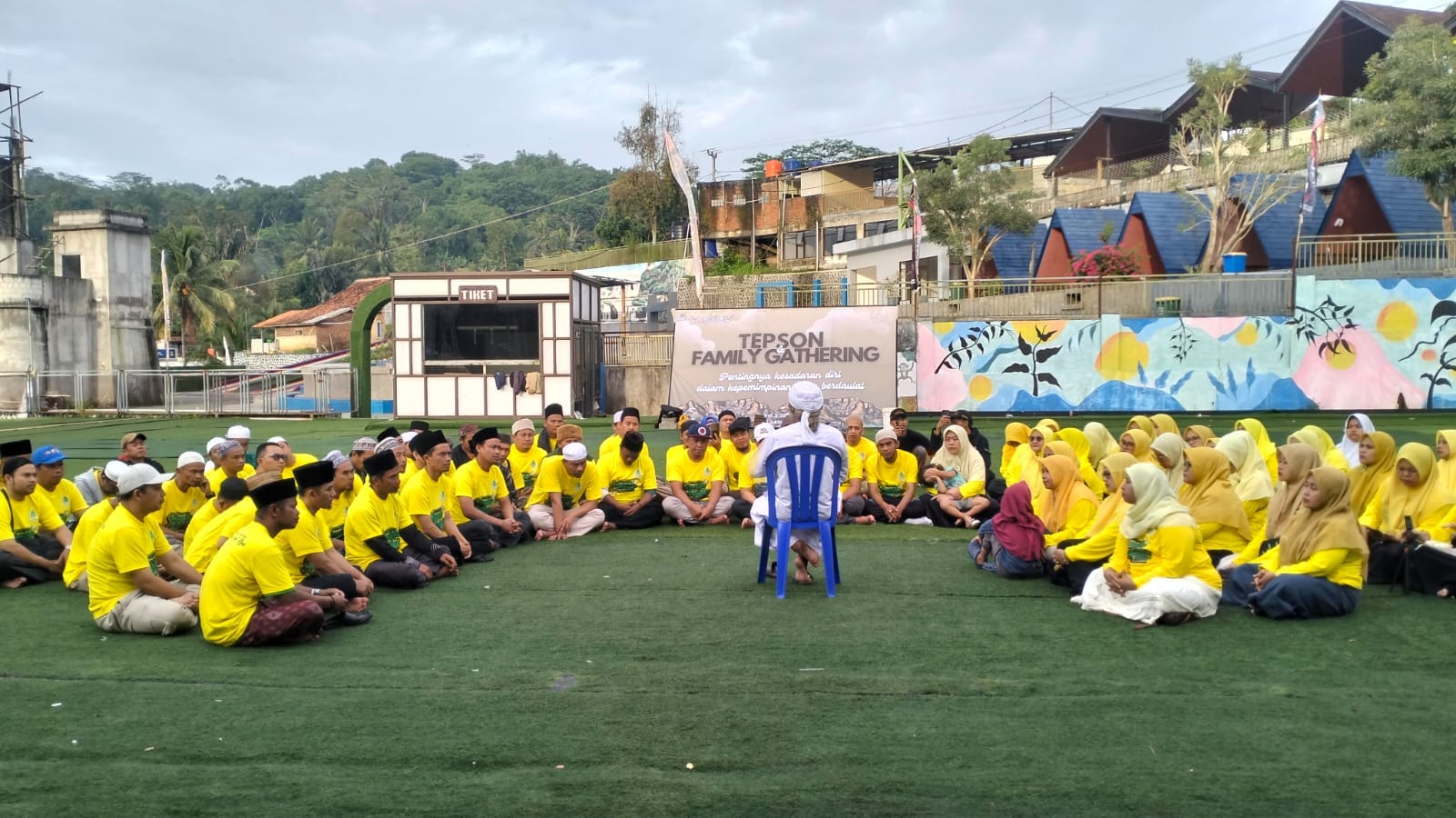 Mempererat Ukhuwah, Meneguhkan Kedaulatan: Alumni Miftahul Huda Angkatan 9 (ANGKASA) Gelar Tepson & Family Gathering 2 Mempererat Ukhuwah, Meneguhkan Kedaulatan: Alumni Miftahul Huda Angkatan 9 (ANGKASA) Gelar Tepson & Family Gathering