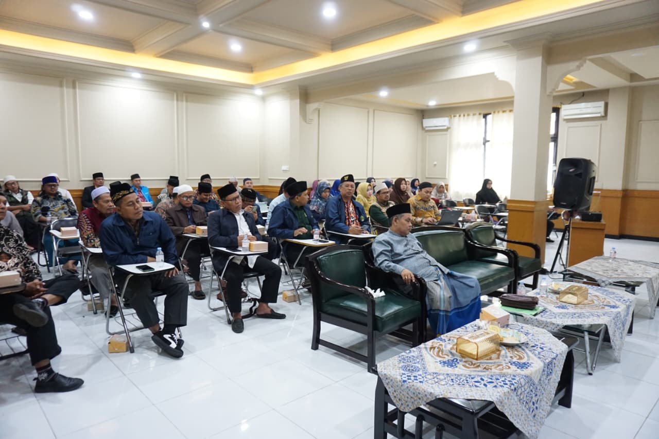 Perkuat Sinergi, Pimpinan Pesantren dan Pemerintah Kota Bekasi Gelar Halaqoh Strategis 3 Perkuat Sinergi, Pimpinan Pesantren dan Pemerintah Kota Bekasi Gelar Halaqoh Strategis
