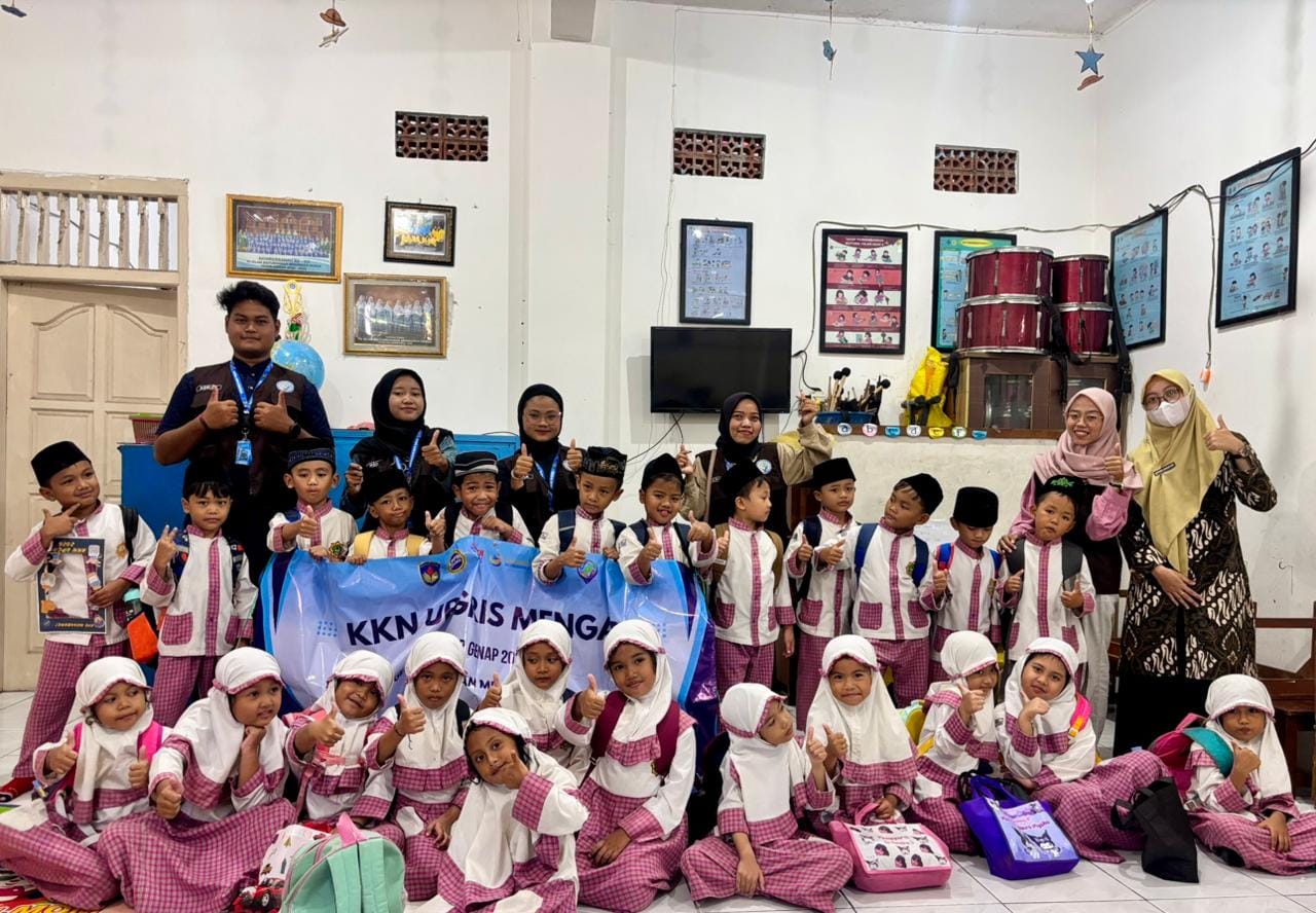 KKN UPGRIS Kelompok 01 Desa Mranggen Lakukan Kegiatan Edukasi Gemar Menabung Bersama Anak-Anak Di TK Islam Baiturrohman 1 WhatsApp Image 2026-01-29 at 17.01.27