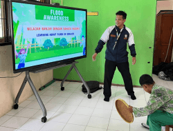 Tingkatkan Kesadaran Siaga Banjir Sejak Dini, Mahasiswa KKN Undip Gelar “Fun English for Flood Awareness” di Desa Ngandong