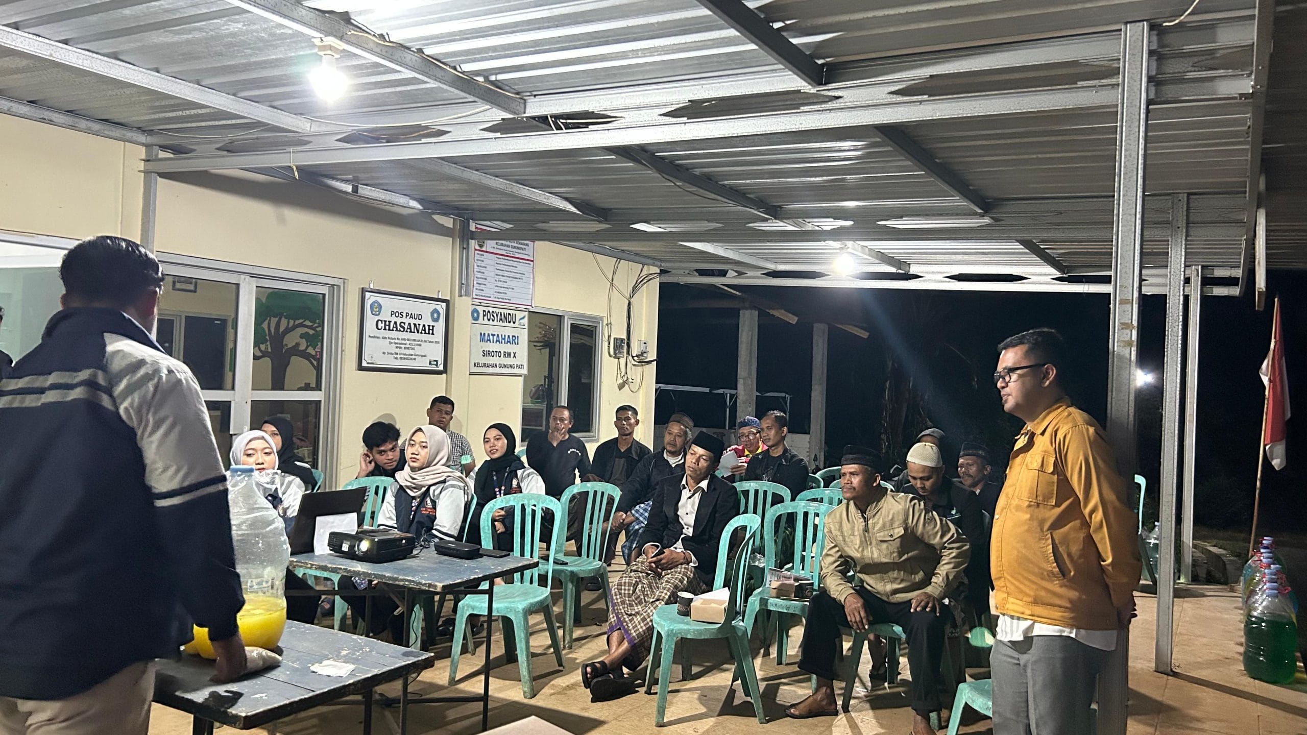 Dari Sampah jadi Solusi, Mahasiswa KKN-T UNDIP Edukasi Pemanfaatan Kulit Durian sebagai Kompos dan Biopori di Lingkungan Siroto Gunungapati Semarang 2 Dari Sampah jadi Solusi, Mahasiswa KKN-T UNDIP Edukasi Pemanfaatan Kulit Durian sebagai Kompos dan Biopori di Lingkungan Siroto Gunungapati Semarang