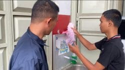 Mahasiswa KKN UPGRIS Sosialisasikan Pentingnya Cuci Tangan Pakai Sabun