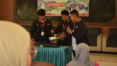 Kreativitas Mahasiswa KKN UMM, Kopi Lokal Disulap Menjadi Sabun Bernilai Ekonomi di Desa Argotirto 14 Kreativitas Mahasiswa KKN UMM, Kopi Lokal Disulap Menjadi Sabun Bernilai Ekonomi di Desa Argotirto