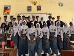 Siaga Banjir Sejak Dini, Mahasiswa Magang UPGRIS Gelar Sosialisasi Satuan Pendidikan Aman Bencana di SMA N 2 Kendal