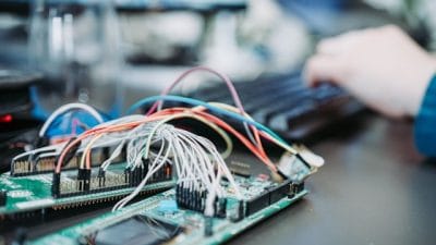 Pemanfaatan Internet of Things (IoT) dalam Kehidupan Sehari-hari