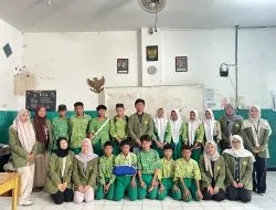 Tanamkan Nilai Tasamuh di Era Digital, Mahasiswa UPN “Veteran” Jawa Timur Gelar Edukasi Moderasi Beragama di SMP Miftahul Ulum Surabaya