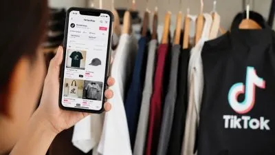 Pengalaman Konsumen dalam Keputusan Pembelian Produk Fashion di TiktokShop